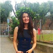 Laureata in Metodologia dell'intervento psicologico impartisce lezioni in psicologia